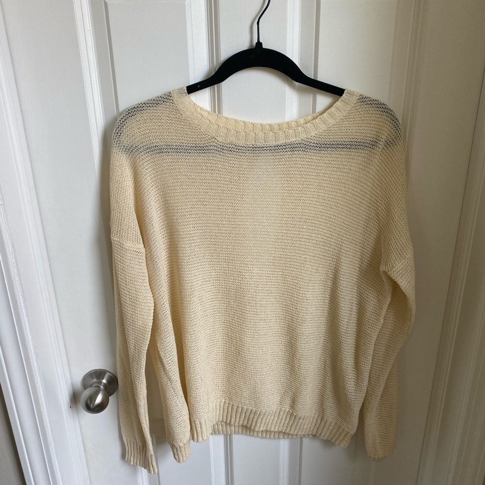 Cozy Casual Lightweight Summer Sweater Open Back Women’s S/M Beachy Vacation
